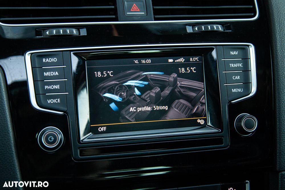 Volkswagen Golf - 23