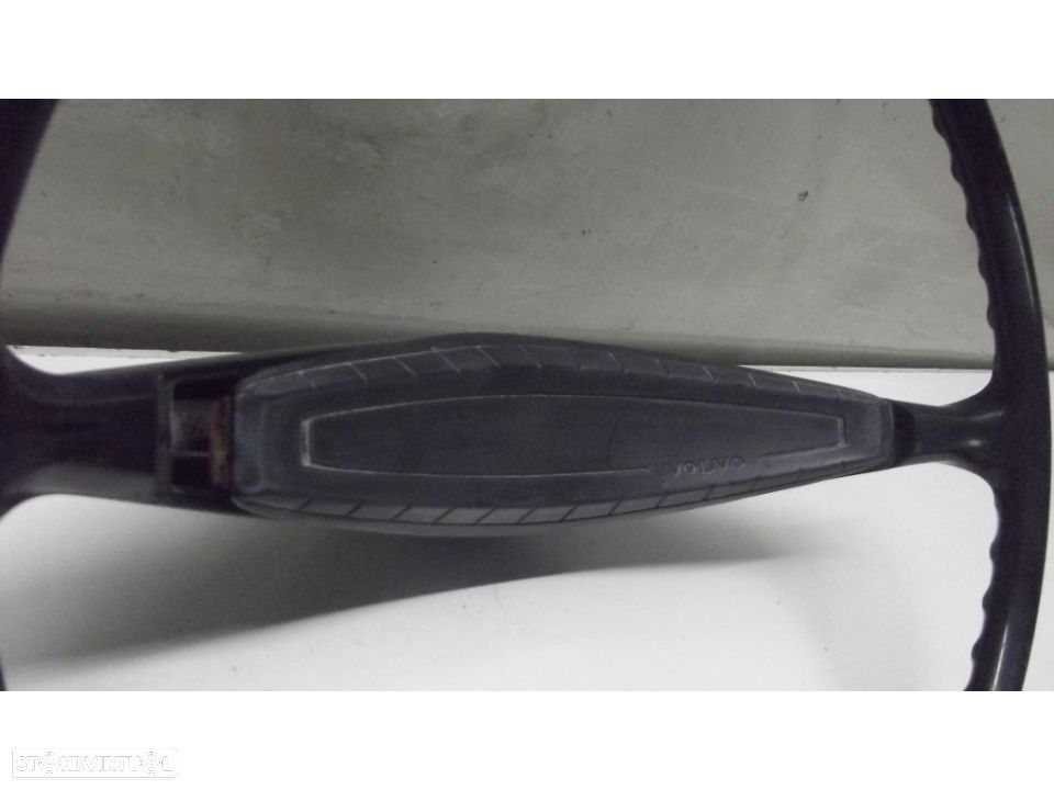 Volvo antigo volante em bom estado - 3