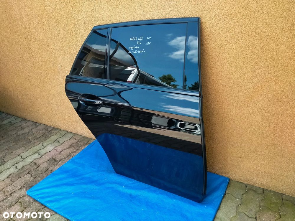 MERCEDES E Klasa W213 LIFT KOMBI / 197 / DRZWI PRAWE TYLNE PRAWY TYŁ / ORYGINAŁ / KOMPLETNE / Do założenia