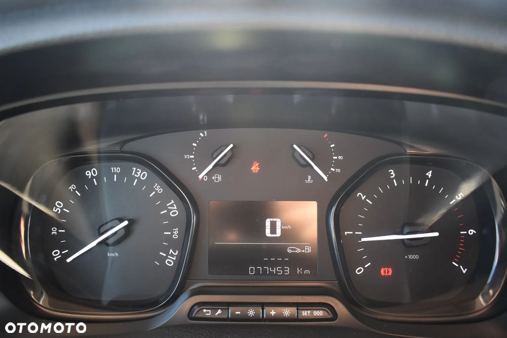 Opel VIVARO EXTRA LONG 3,1 - 17