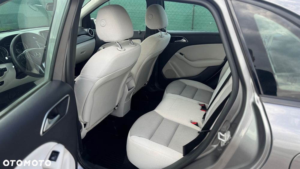 Mercedes-Benz Klasa B 180 (CDI) d 7G-DCT Style - 26