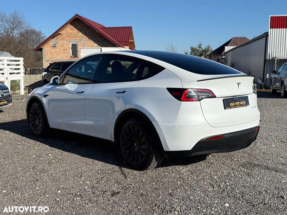 Tesla Model Y AWD Performance - 6