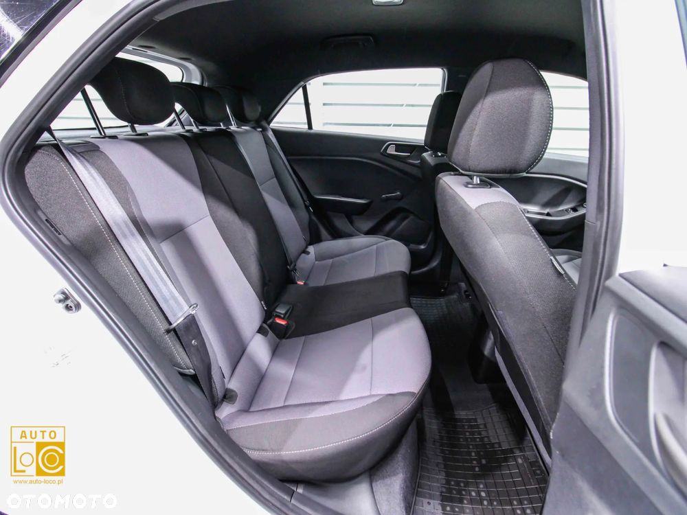 Hyundai i20 1.2 Comfort - 11