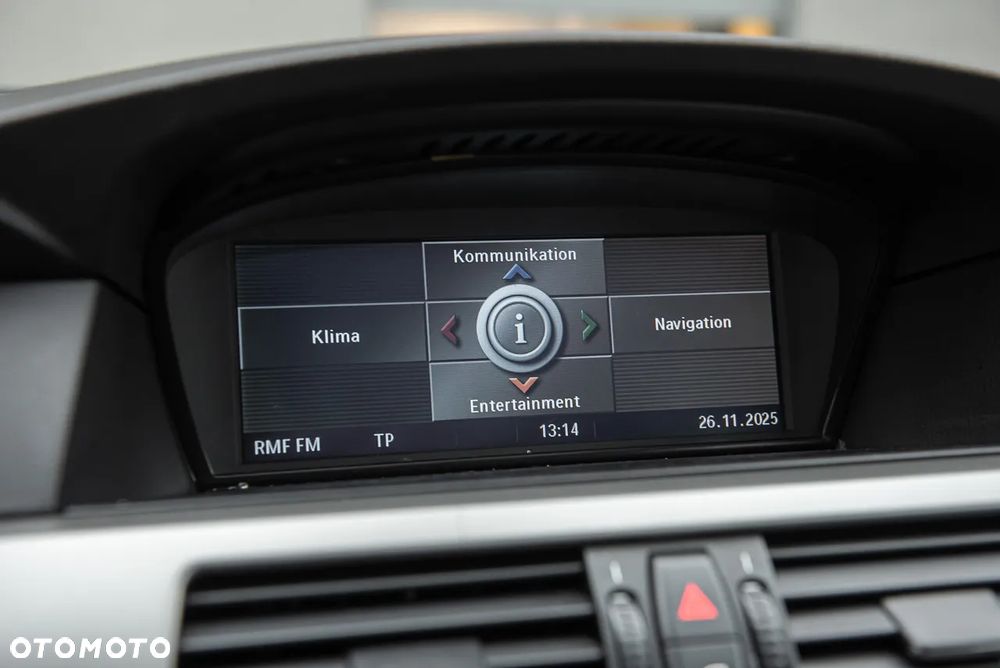 BMW Seria 5 525i - 23