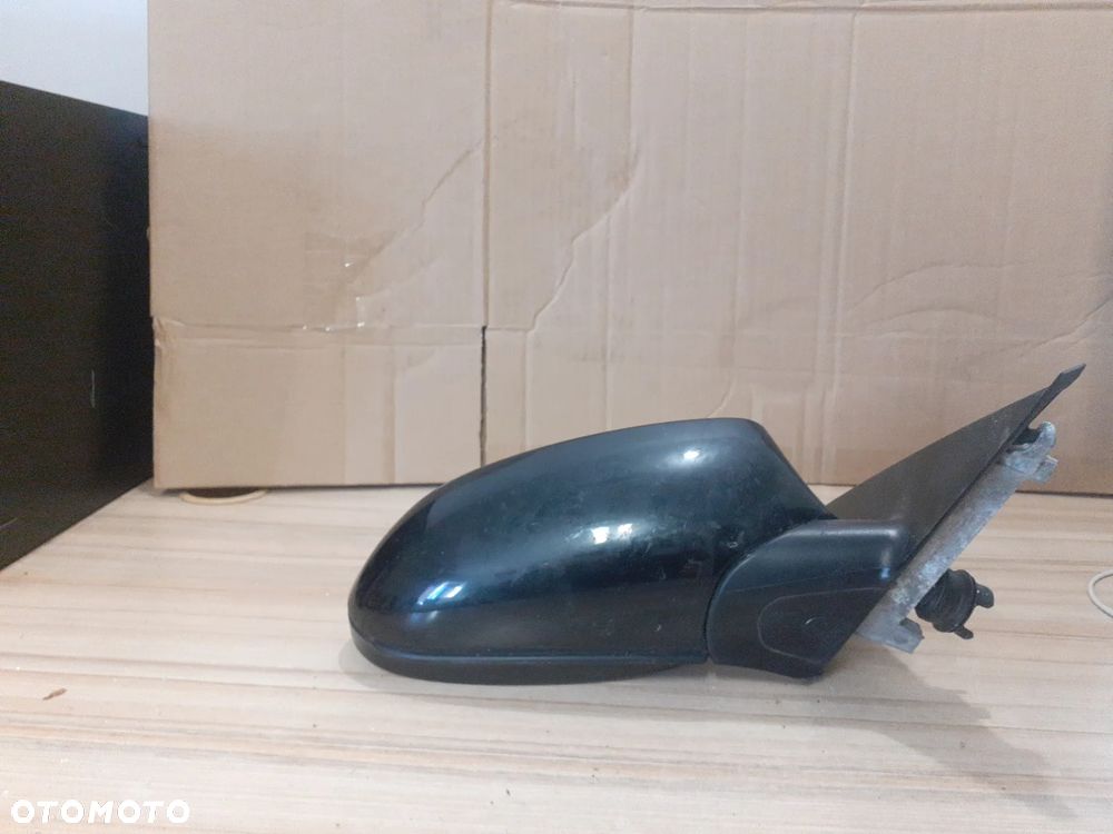 # LUSTERKO PRAWE BMW E87 5PIN SCHWARZ2 - 4