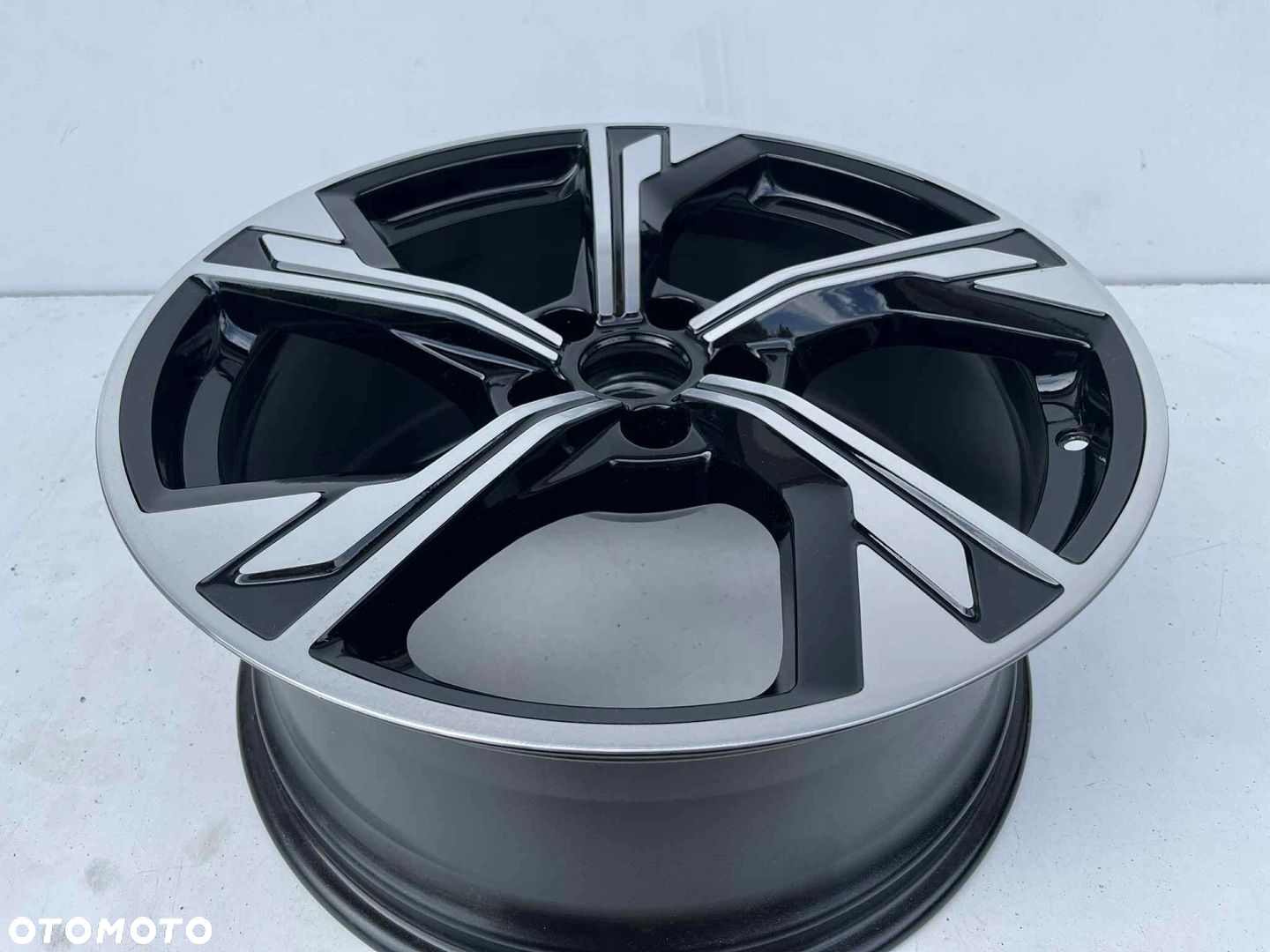 AUDI A4 S4 A5 S5 FELGA 8.5JX19 ET40 5X112 - 4