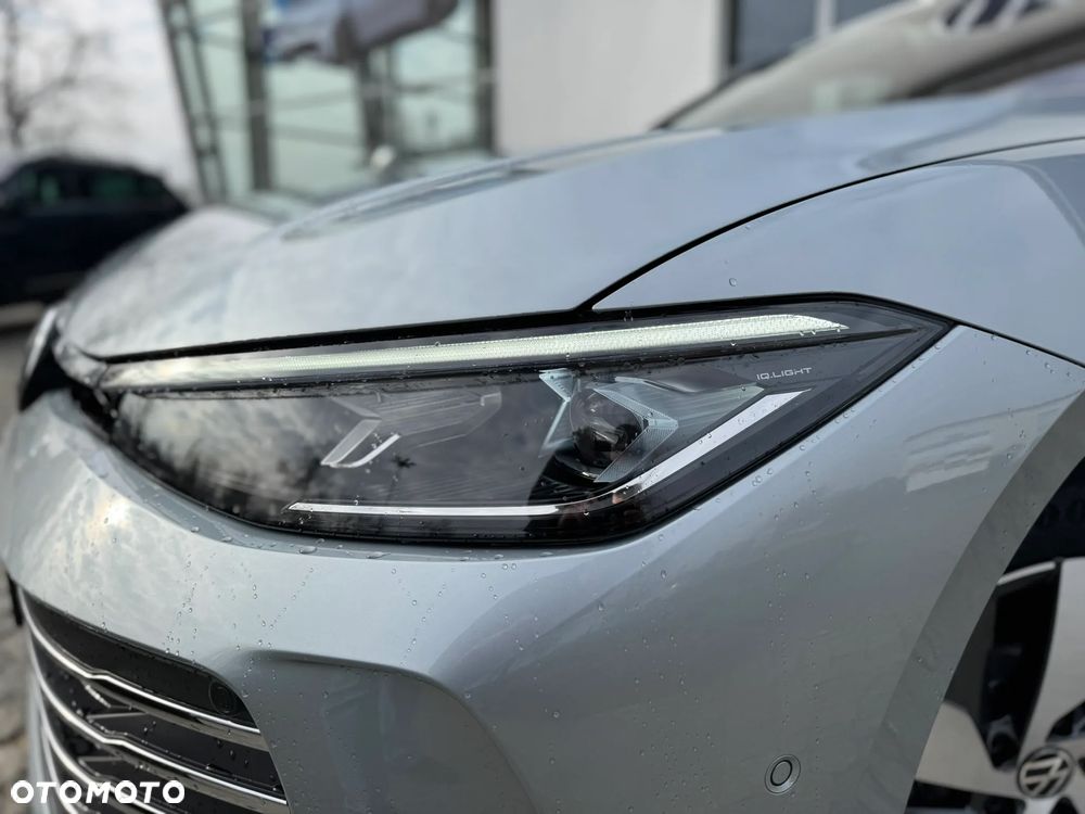 Volkswagen Passat - 10