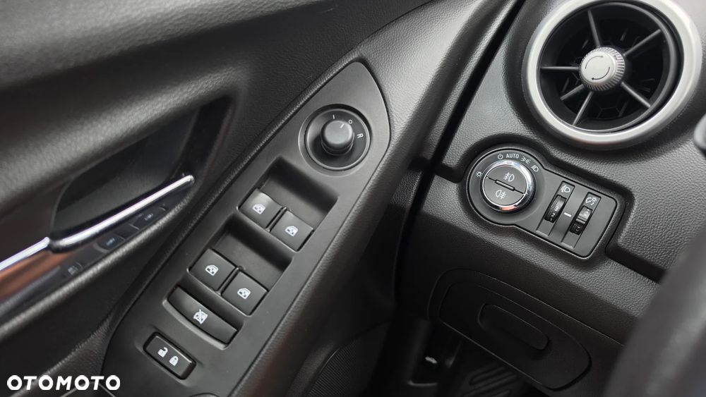 Chevrolet Trax 1.7 D LTZ - 31