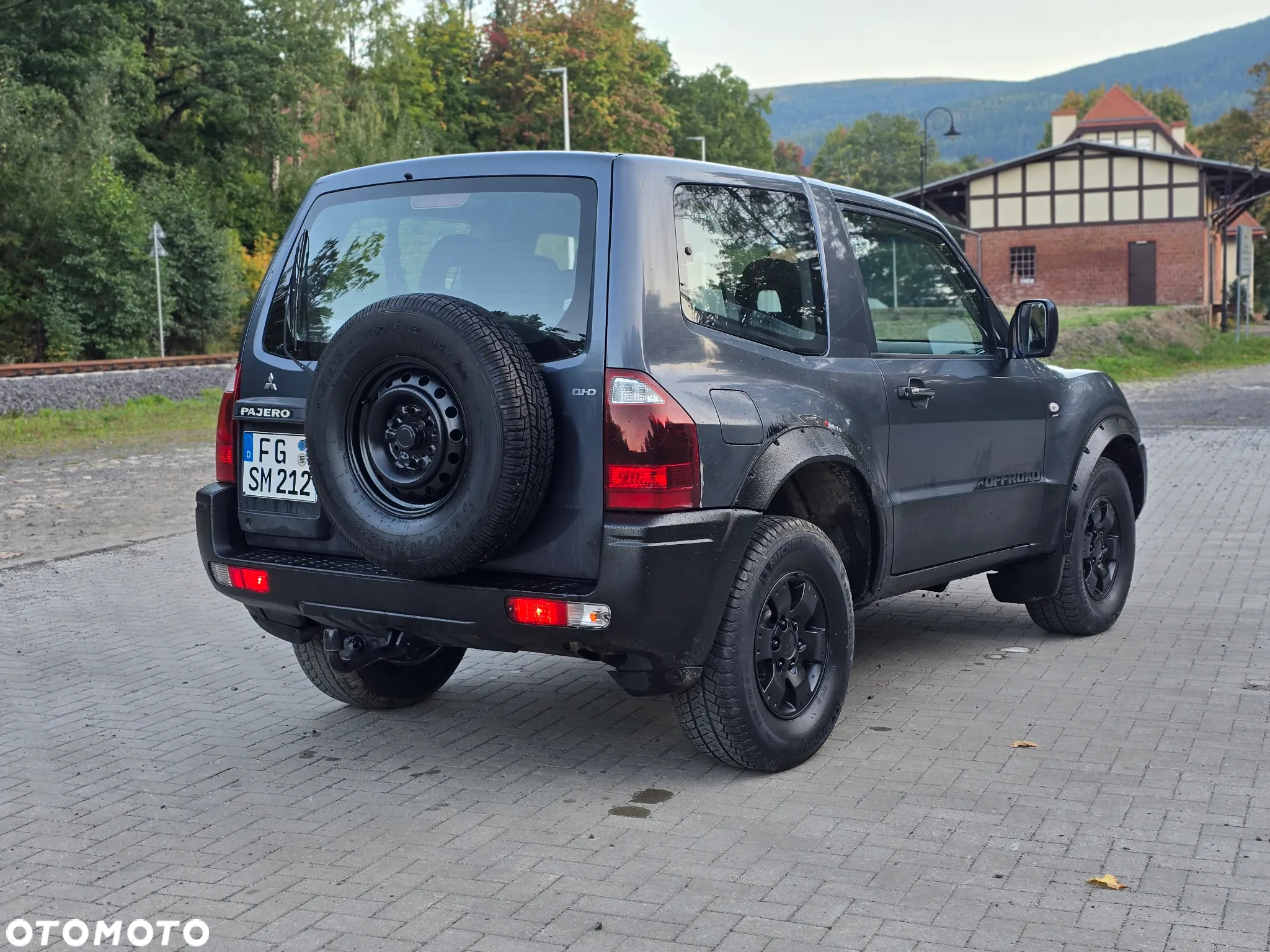 Mitsubishi Pajero - 4