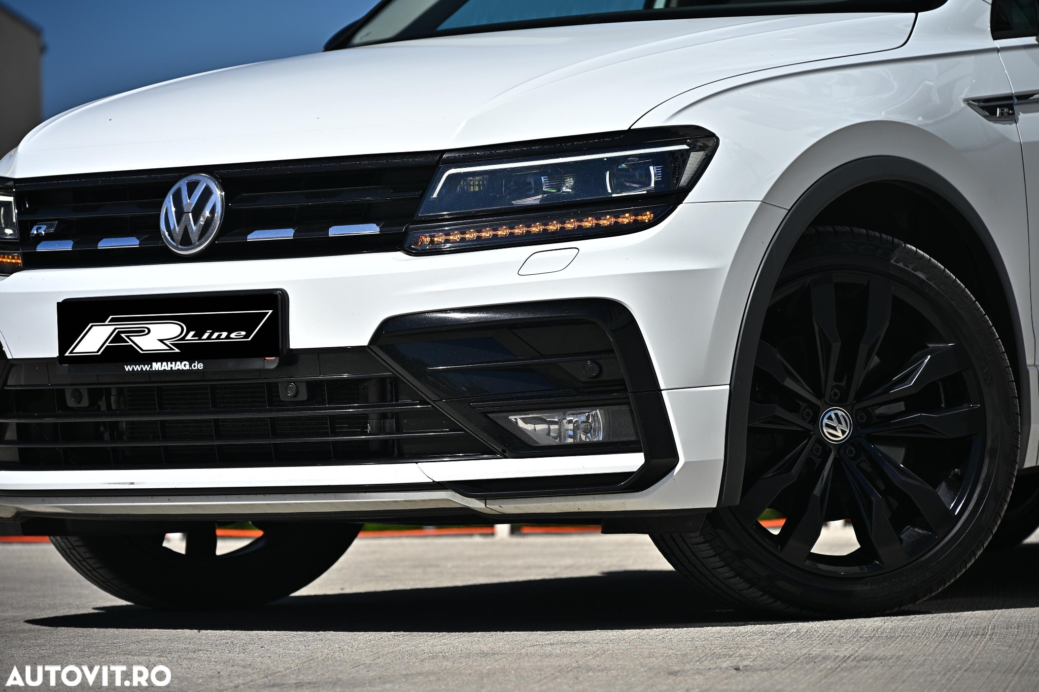 Volkswagen Tiguan Allspace 2.0 TDI 4Mot DSG R-Line - 4