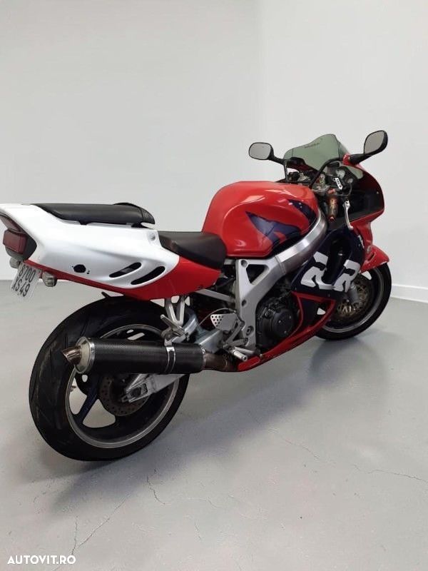 Honda CBR 900RR Fireblade - 6