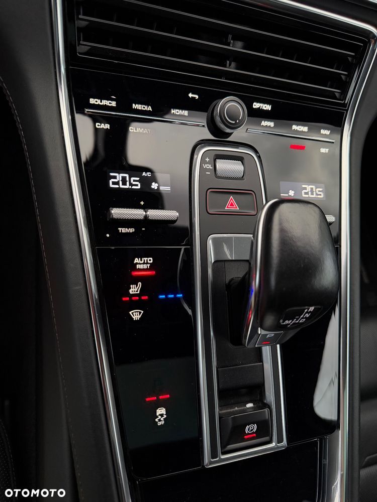 Porsche Panamera Turbo S - 11