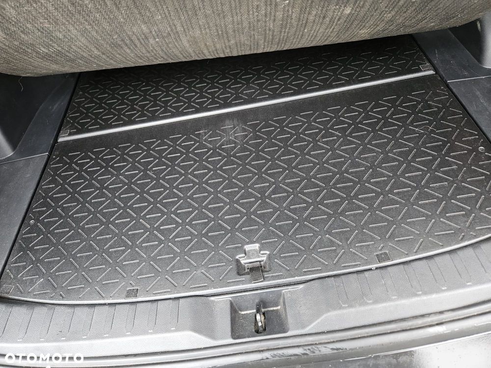 Toyota RAV4 - 8