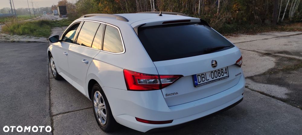 Skoda Superb 2.0 TDI Active DSG7 - 4
