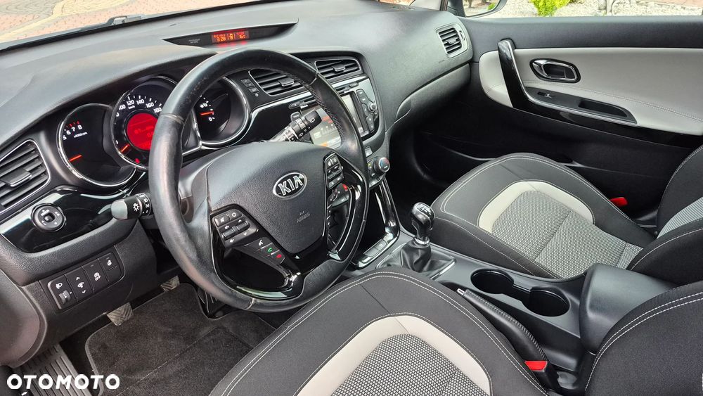 Kia Ceed 1.6 GDI Platinum Edition - 8