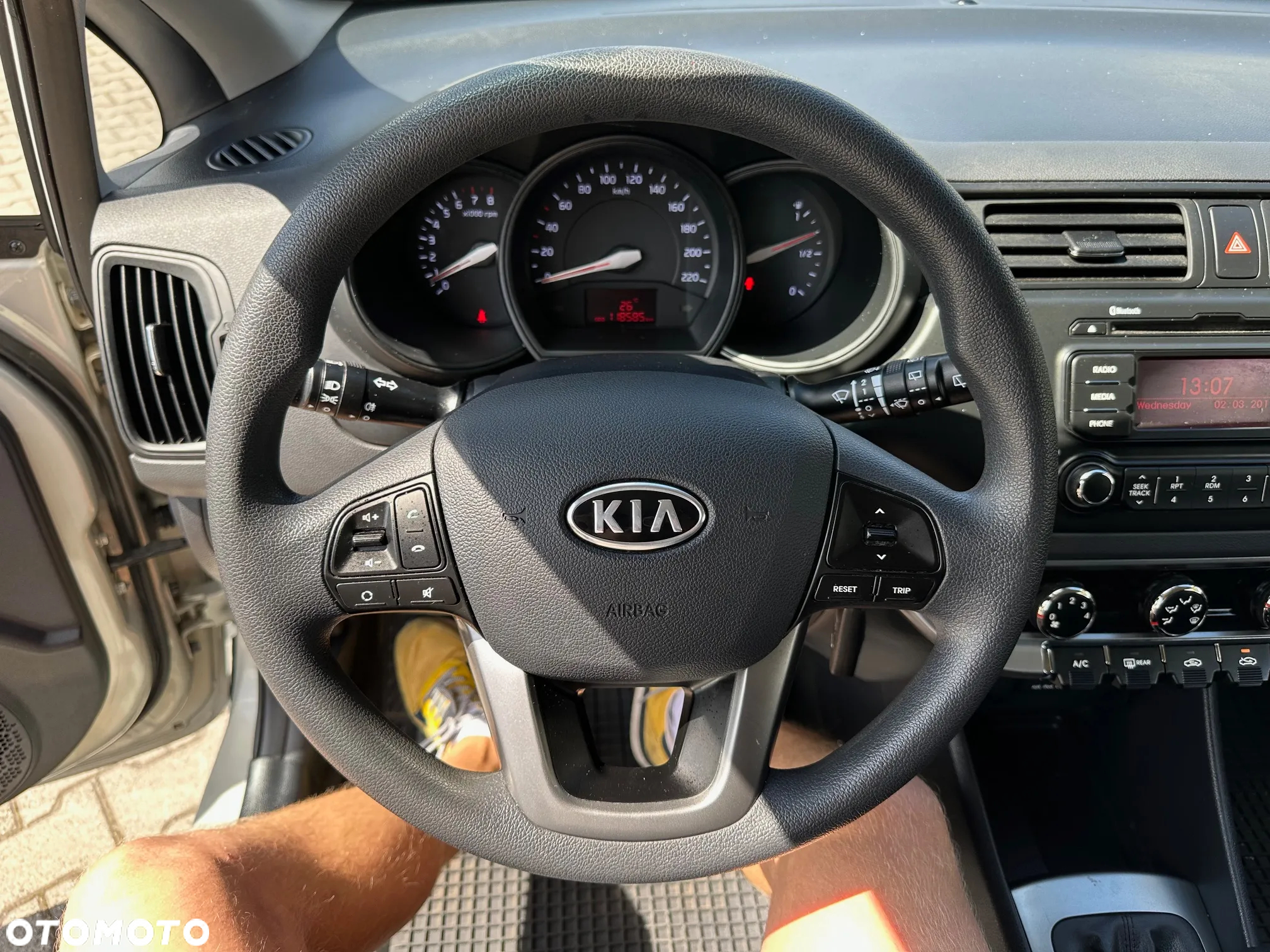Kia Rio 1.2 Edition 7 - 11