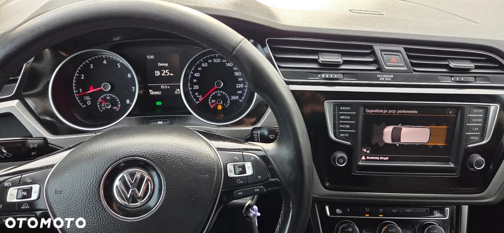 Volkswagen Touran - 17