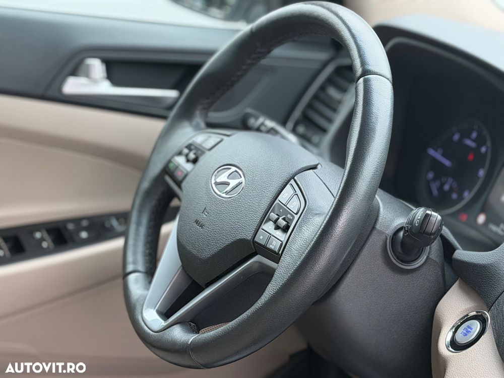 Hyundai Tucson 2.0 CRDI 4WD 6AT Premium+ - 28