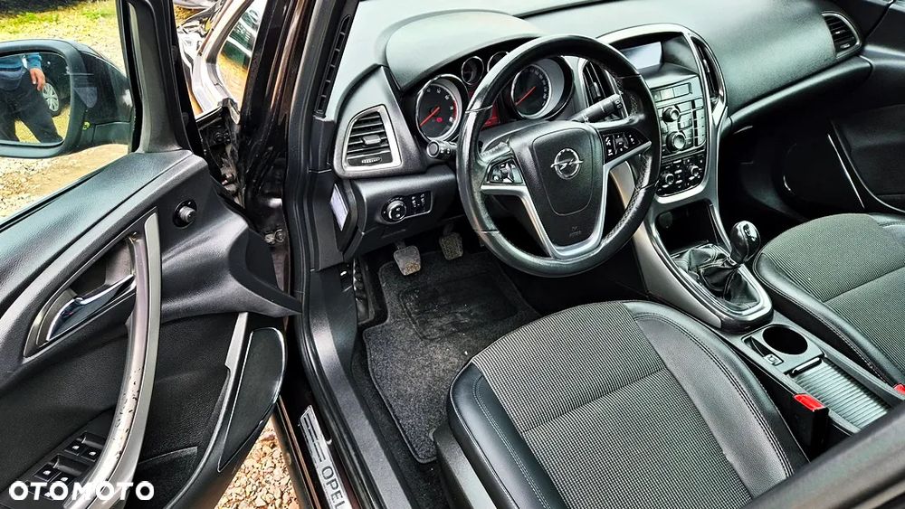 Opel Astra 1.4 Cosmo - 29