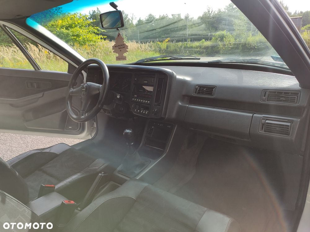 Volvo Seria 400 - 13