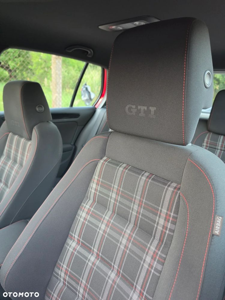 Volkswagen Golf 2.0 TSI GTI - 18