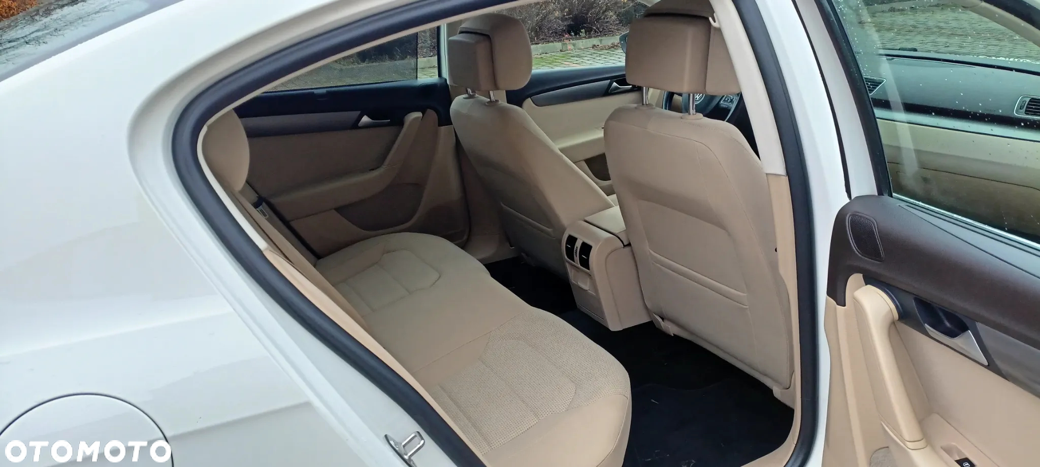 Volkswagen Passat 1.6 TDI Comfortline - 12