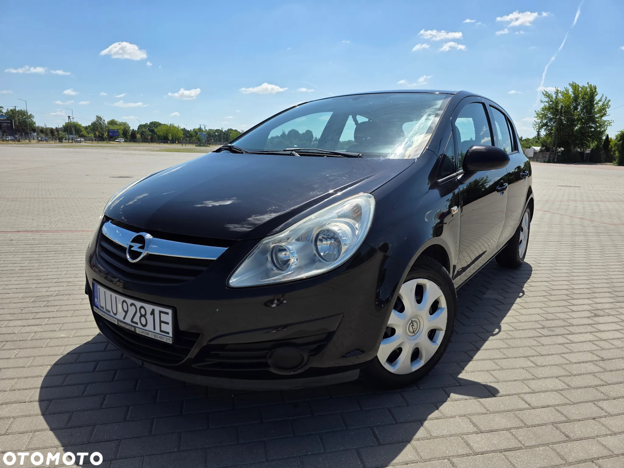 Opel Corsa 1.2 16V Cosmo - 2