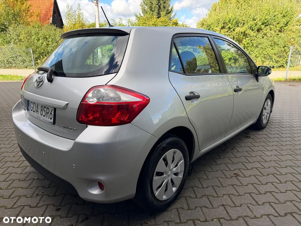 Toyota Auris 1.4 D-4D Active - 5