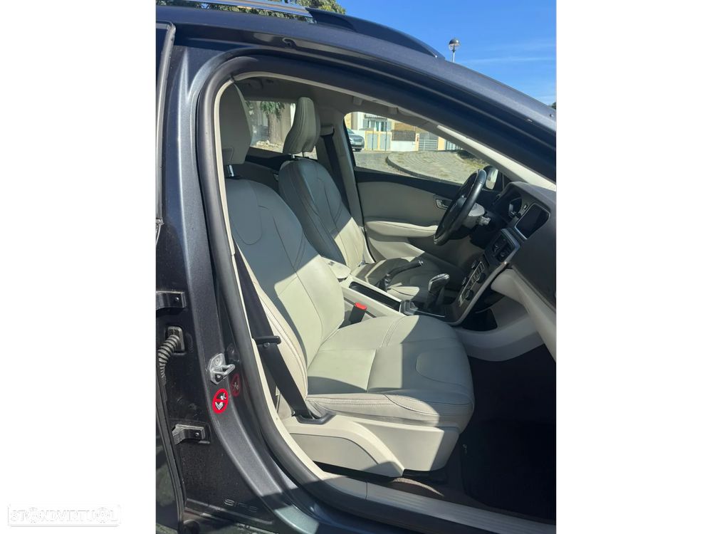Volvo V40 1.6 D2 Summum - 15