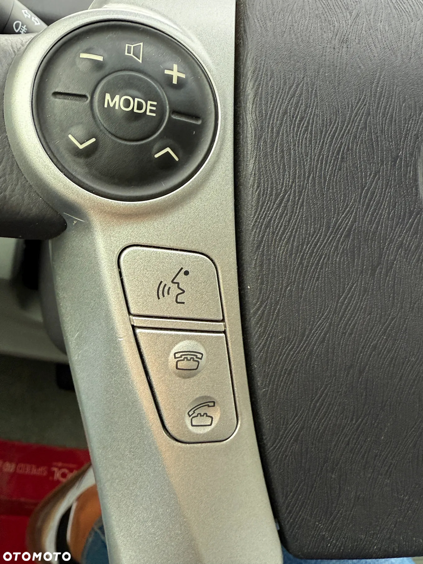 Toyota Prius (Hybrid) Executive - 31