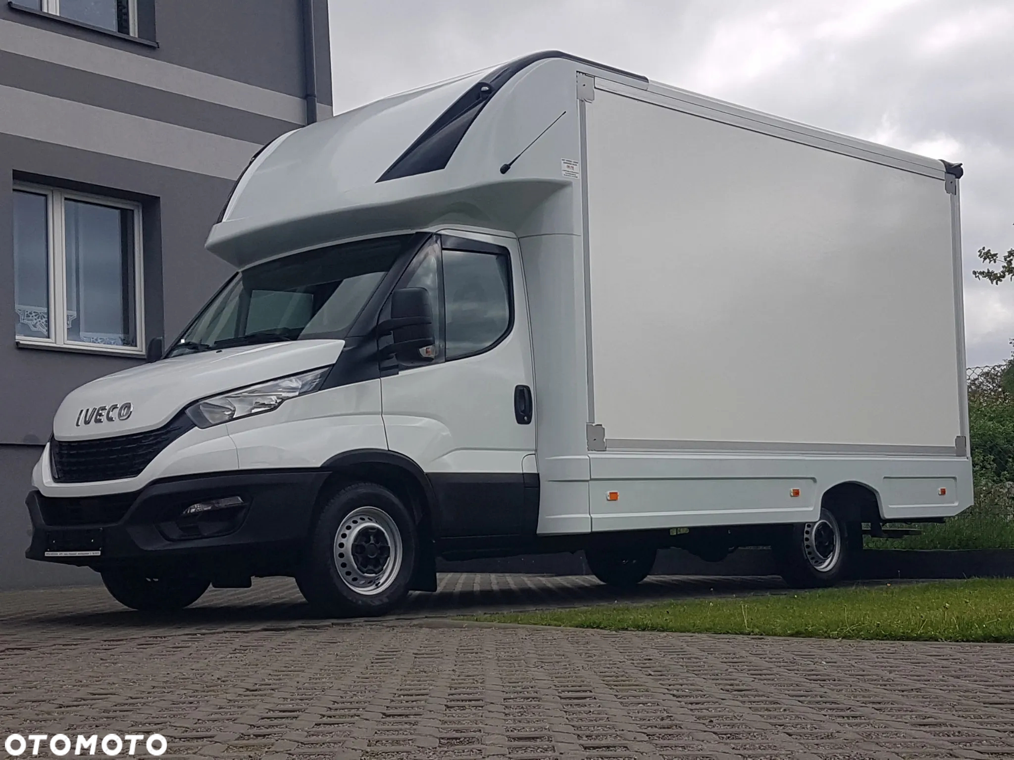 Iveco DAILY KONTENER NISKOPODŁOGOWY 4,43x2,23x2,42 SKLEP FOODTRUCK BAR KLIMA KONIOWÓZ KAMPER - 40