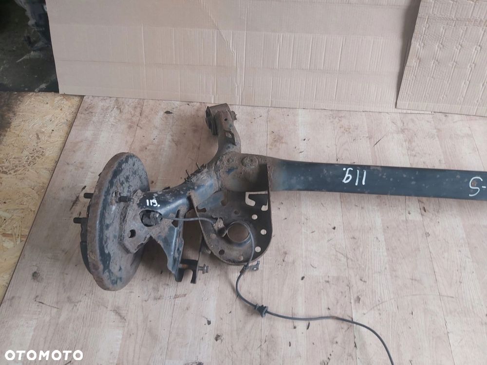 Toyota VERSO S belka zawieszenia tył - 2