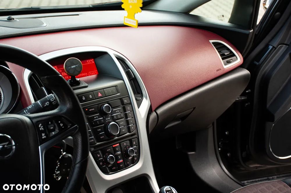 Opel Astra IV GTC 1.4 T Sport EU6 - 28