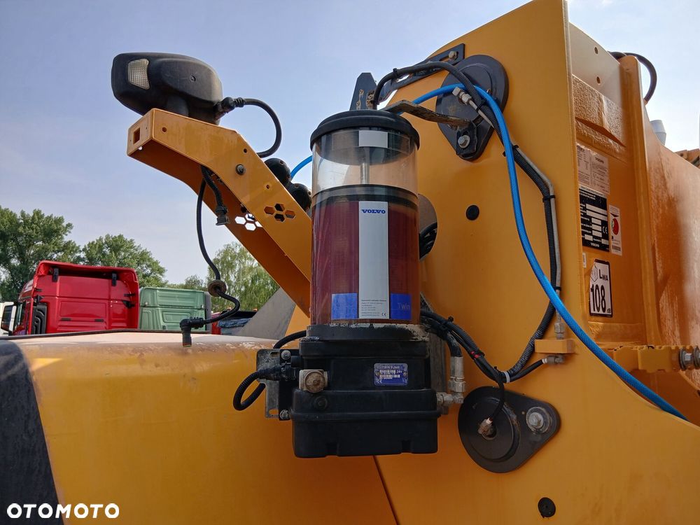 Volvo L180H ŁADOWARKA KOŁOWA - 27