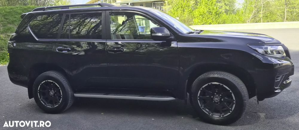 Toyota Land Cruiser 2.8l D-4D 204 CP A/T Luxury Black Matte Edition - 2