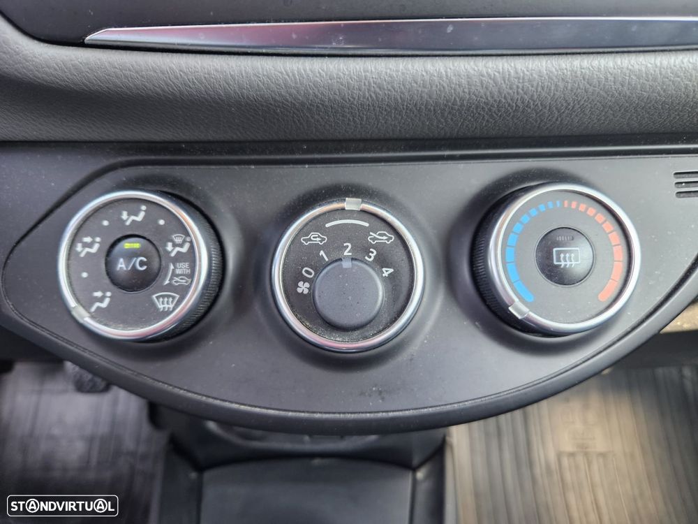 Toyota Yaris 1.0 VVT-i Comfort Plus - 33
