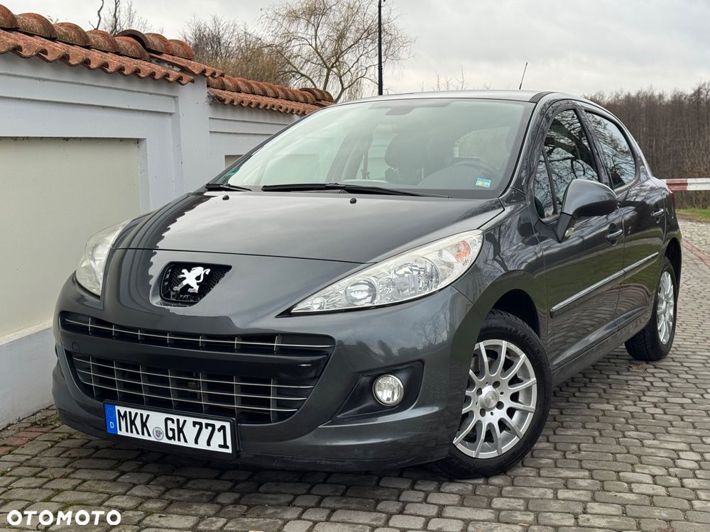 Peugeot 207 - 1