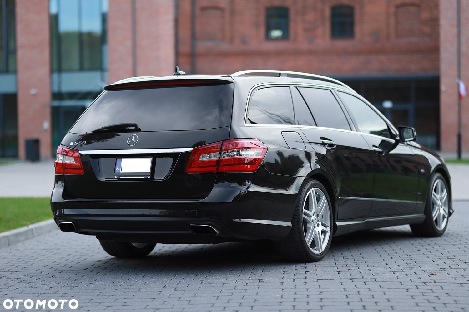 Mercedes-Benz Klasa E 500 T BlueEFFICIENCY 7G-TRONIC Avantgarde - 7