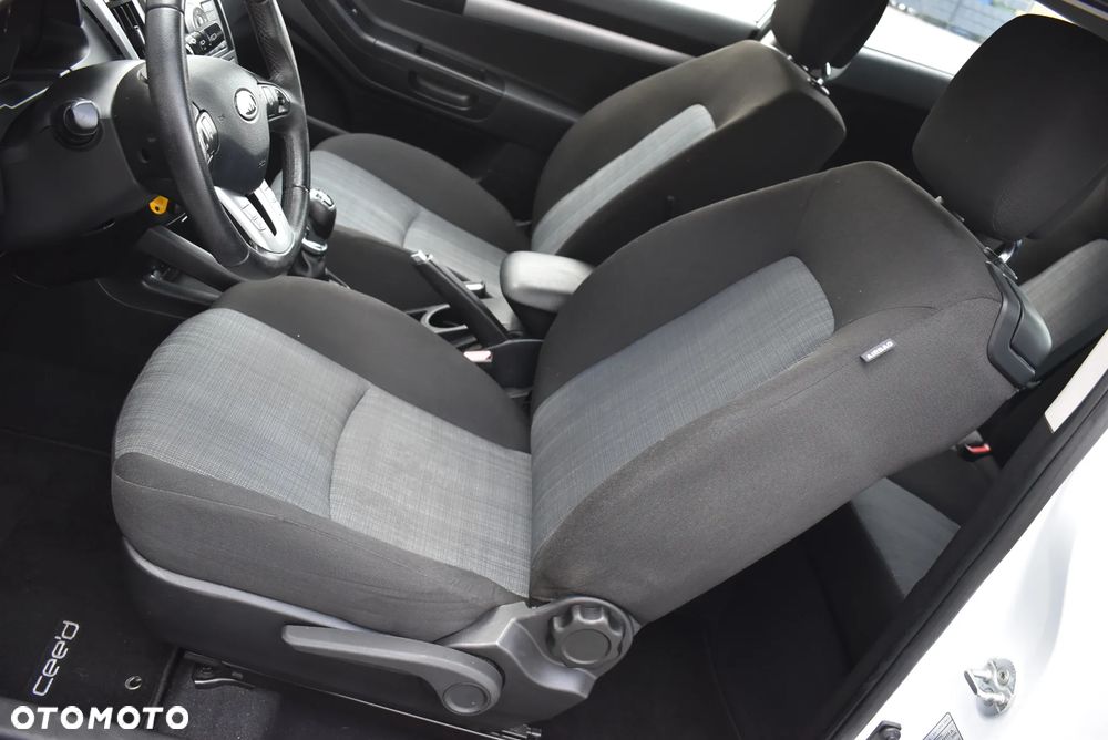 Kia Ceed 1.4 Comfort - 34