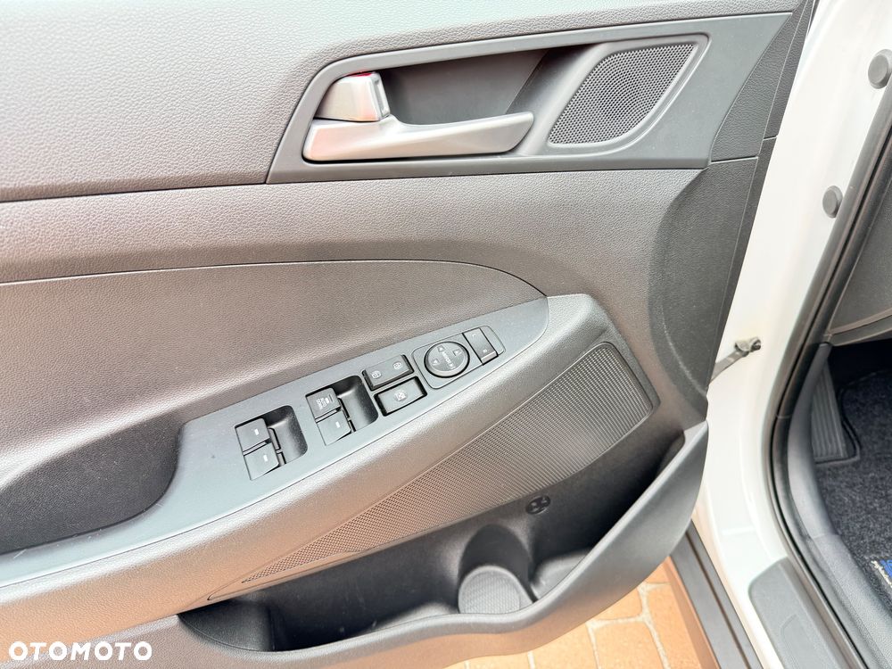 Hyundai Tucson blue 1.6 GDi 2WD Navi - 31