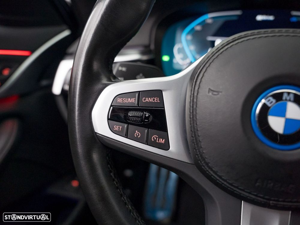 BMW 520 e Pack M - 24