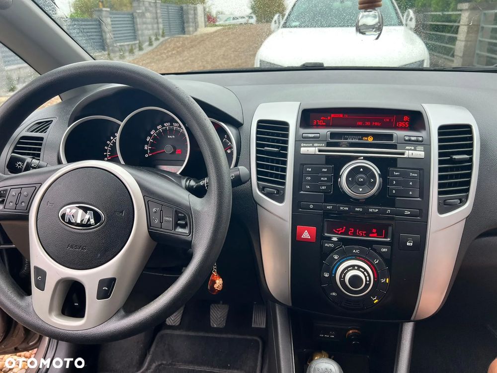 Kia Venga - 9