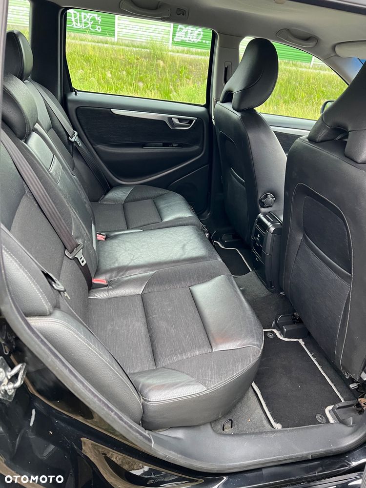Volvo V70 D5 Momentum - 16