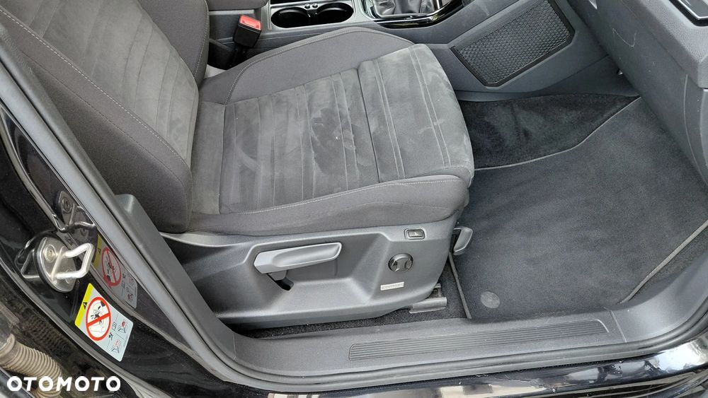 Volkswagen Touran 2018 photo 5
