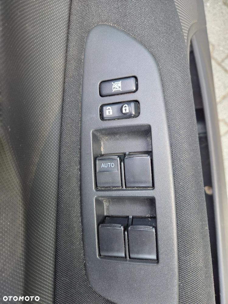 Toyota Auris 1.6 VVT-i Executive - 16