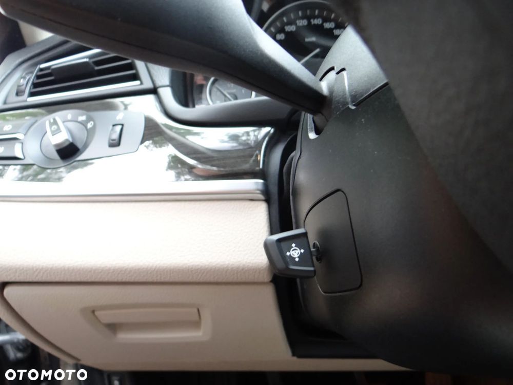 BMW Seria 5 525d - 25