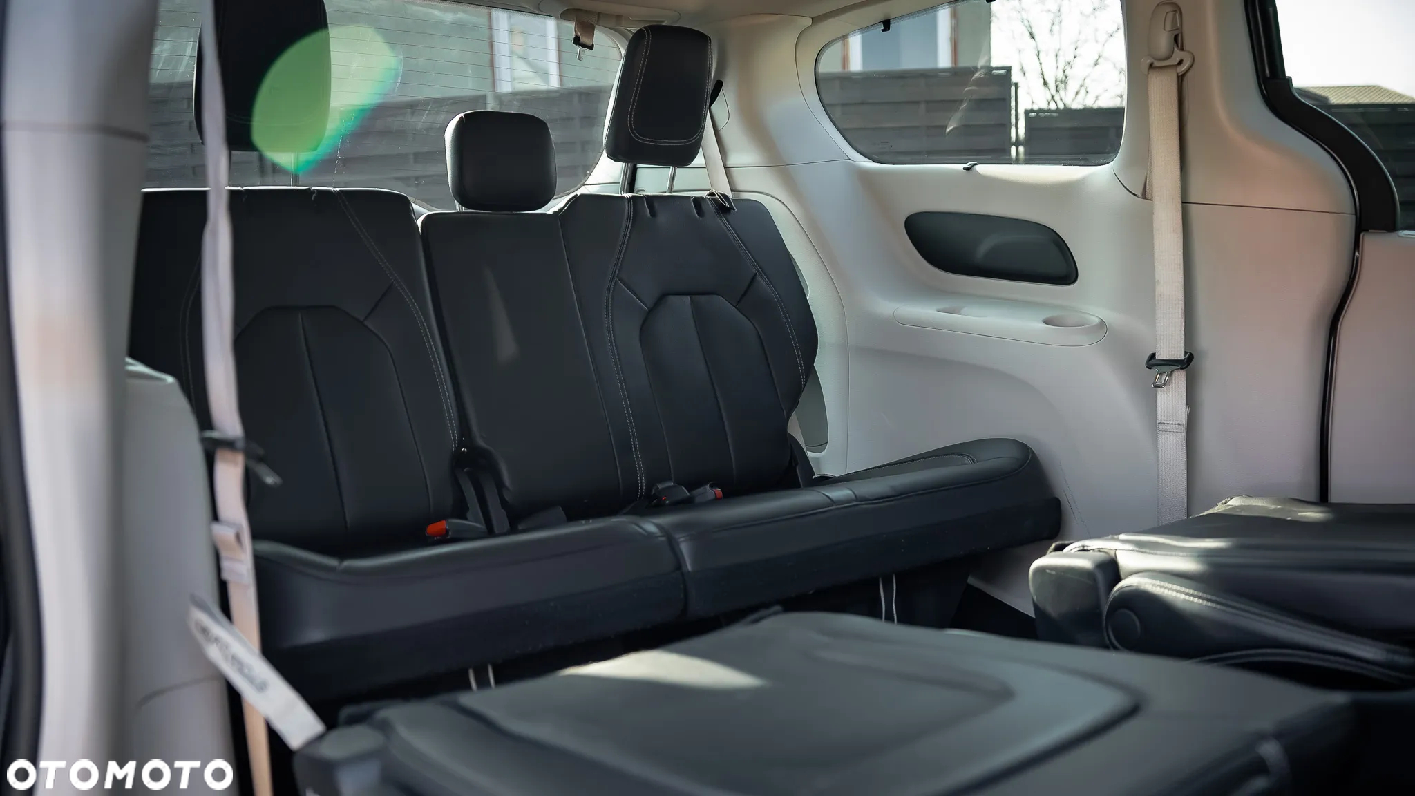 Chrysler Pacifica - 20