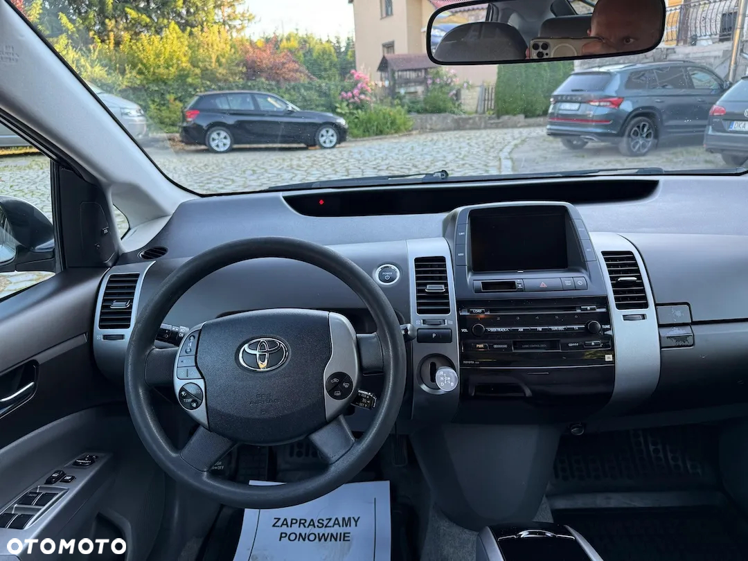 Toyota Prius (Hybrid) - 21