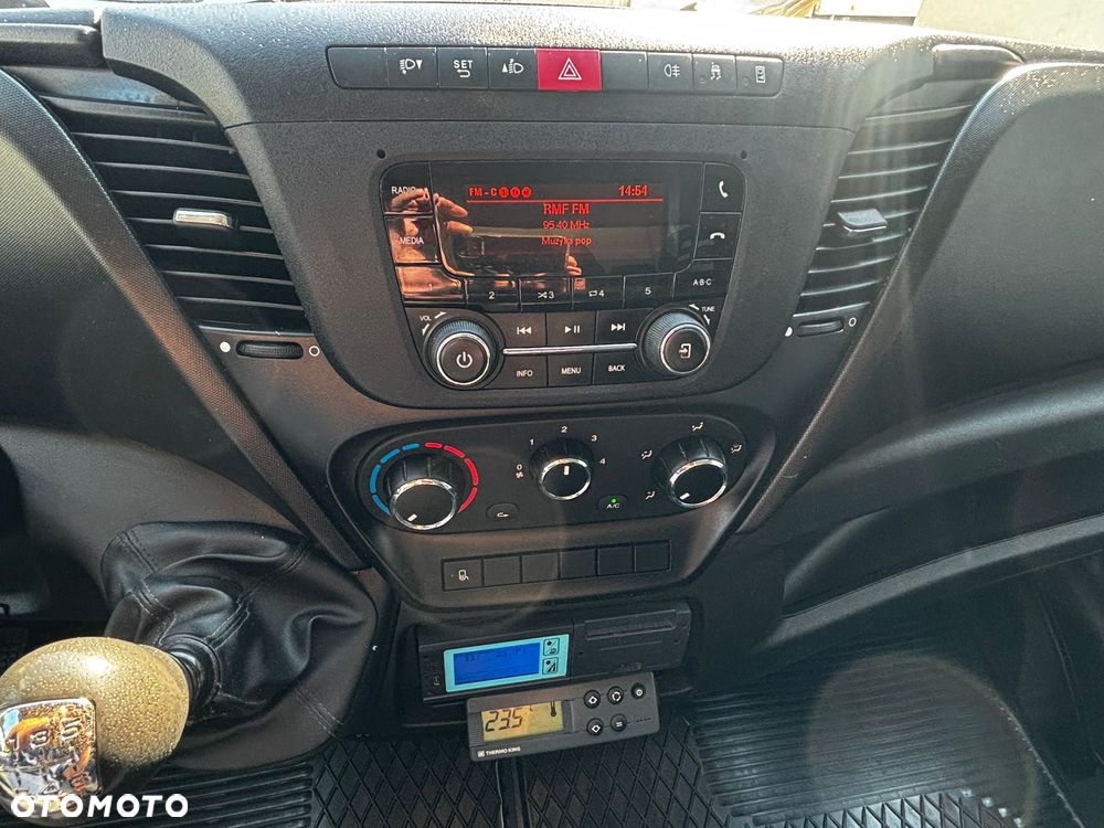 Iveco Daily 35C15 Chłodnia Mroźnia z windą 750 kg 3.0 HPI - 16