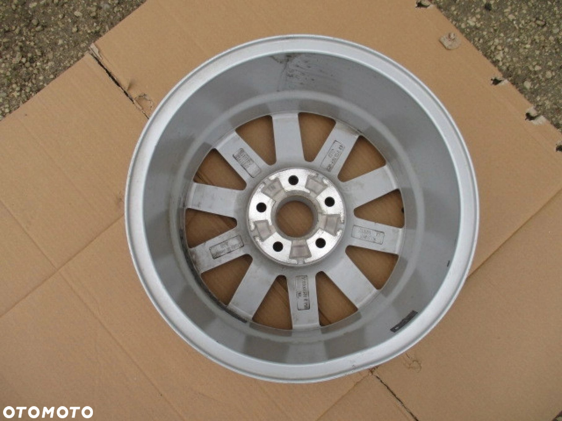 FELGA ALUMINIOWA AUDI A4 B8 7,0X16 ET46 - 6